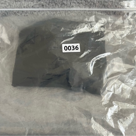 Banana Republic Cotton-Modal One-Sleeve Top Black Size M / L / XL Long Sleeve - Picture 12 of 12